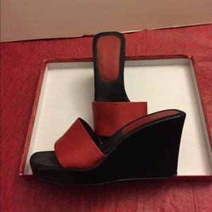 Guess synthetic leather red wedges